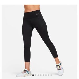 Nike go Mid-Rise Cropped Leggings with Pockets small